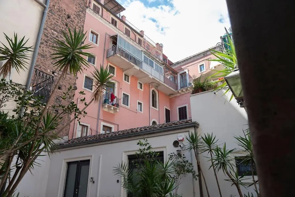+Elegant Apartment In The Center With Etna View+ كاتانيا إيطاليا