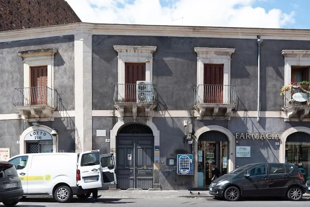 +Elegant Apartment In The Center With Etna View+ كاتانيا