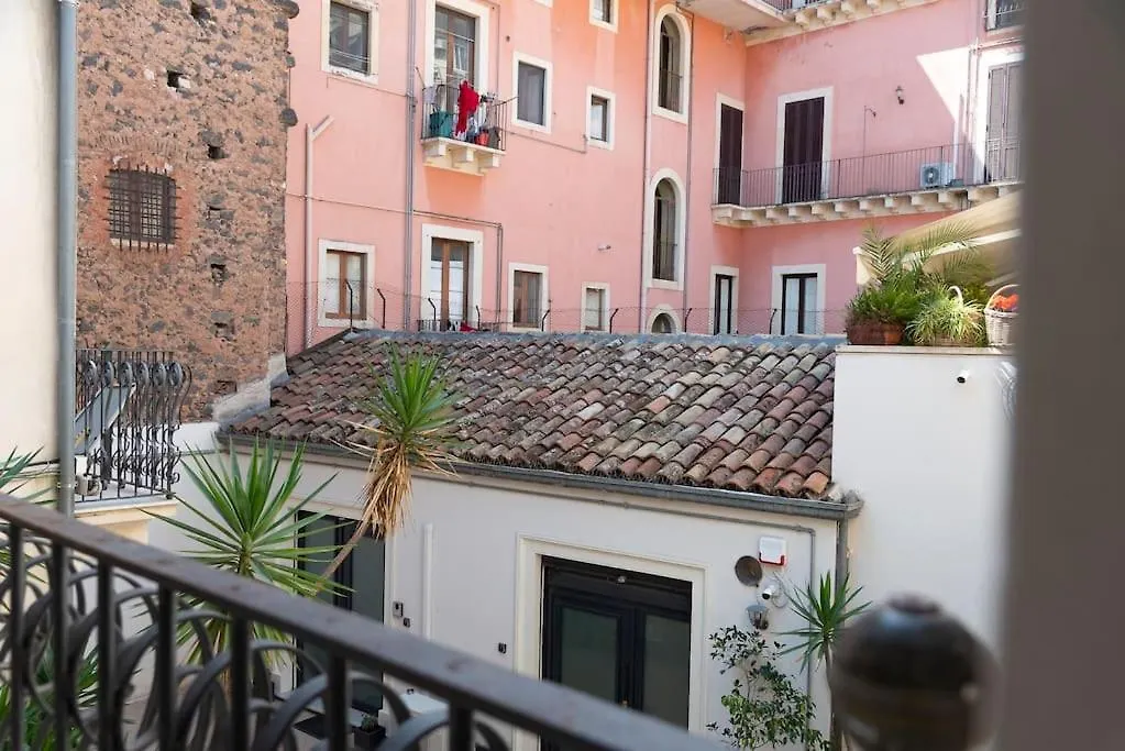 +Elegant Apartment In The Center With Etna View+ كاتانيا 0*,